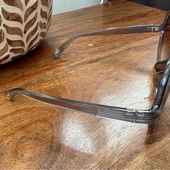 Chloé Black Sunglasses - Picture 2 of 5